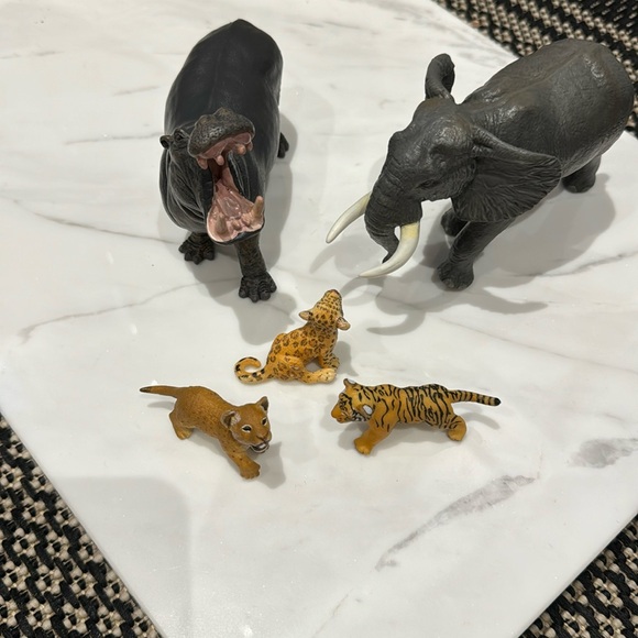 $13 with minimum $20 spend. Papo animals - Picture 1 of 4